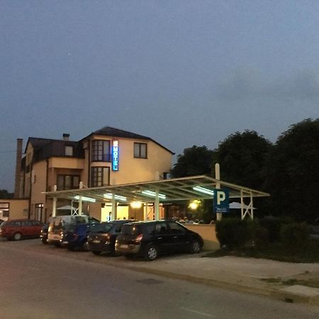 Motel Otoka Donji Vakuf 外观 照片