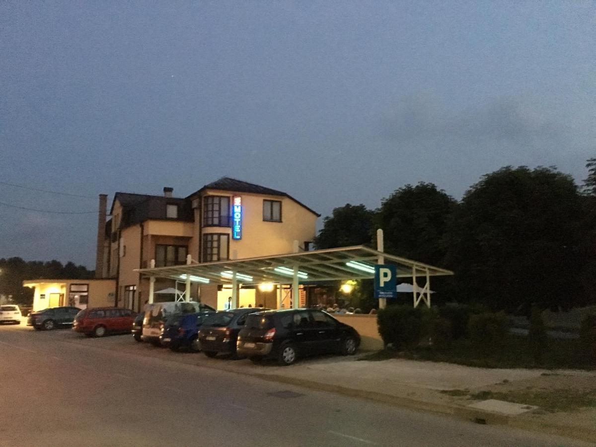 Motel Otoka Donji Vakuf 外观 照片
